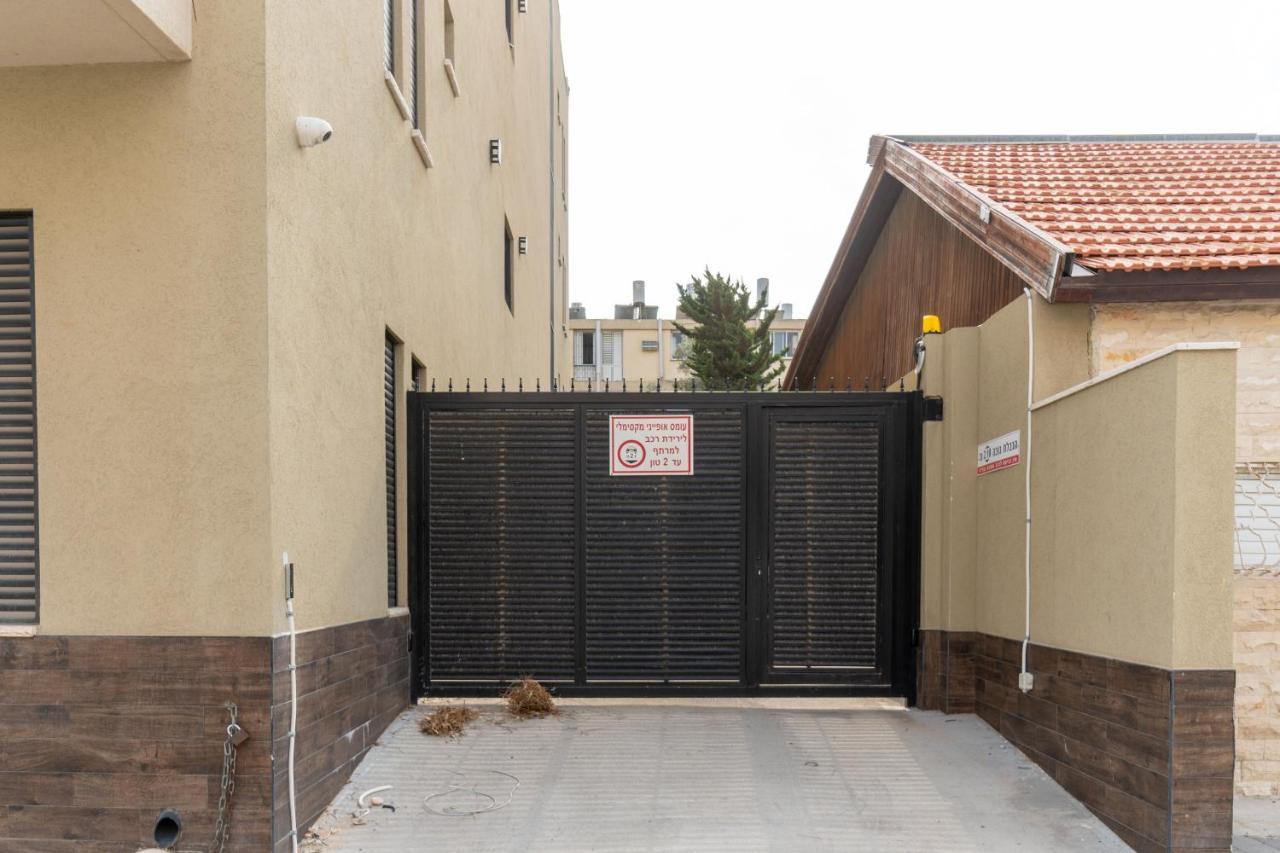 Nahal Oz 33 Aparthotel Bat Yam Exterior photo